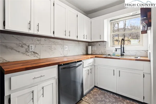 $319,900 | 101 Courtside Lane, Unit A2, Beech Mountain, NC 28604