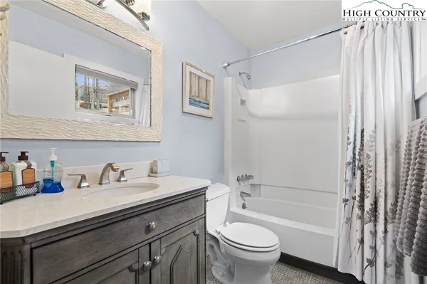 $319,900 | 101 Courtside Lane, Unit A2, Beech Mountain, NC 28604