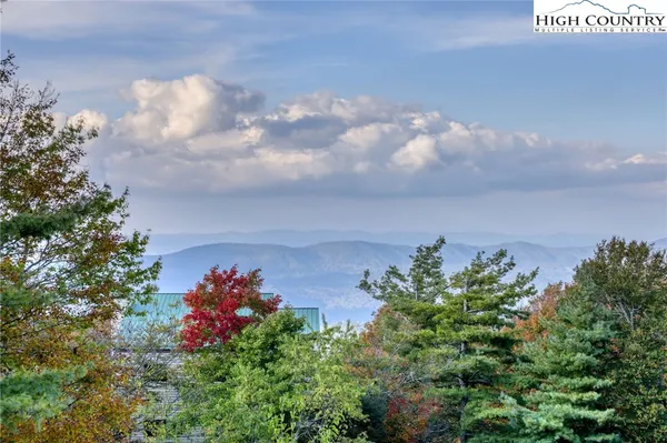 $319,900 | 101 Courtside Lane, Unit A2, Beech Mountain, NC 28604