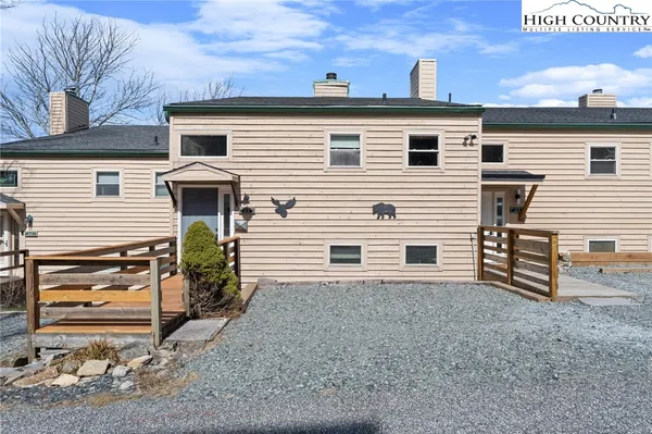 $319,900 | 101 Courtside Lane, Unit A2, Beech Mountain, NC 28604