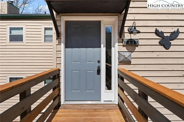 $319,900 | 101 Courtside Lane, Unit A2, Beech Mountain, NC 28604