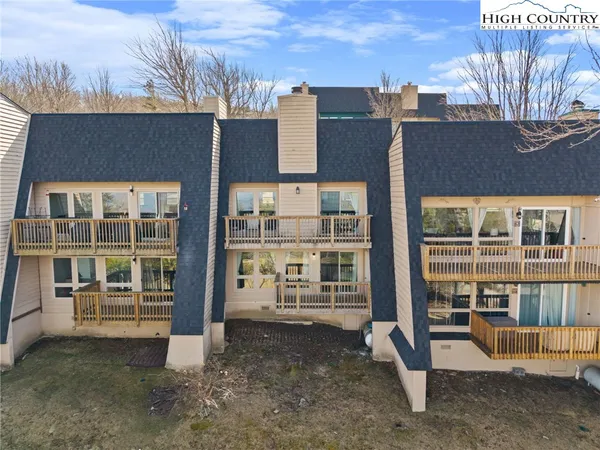 $319,900 | 101 Courtside Lane, Unit A2, Beech Mountain, NC 28604