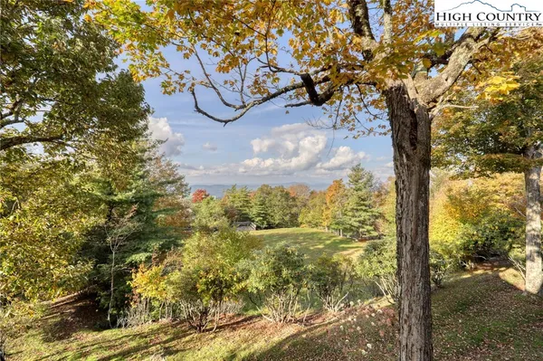 $319,900 | 101 Courtside Lane, Unit A2, Beech Mountain, NC 28604