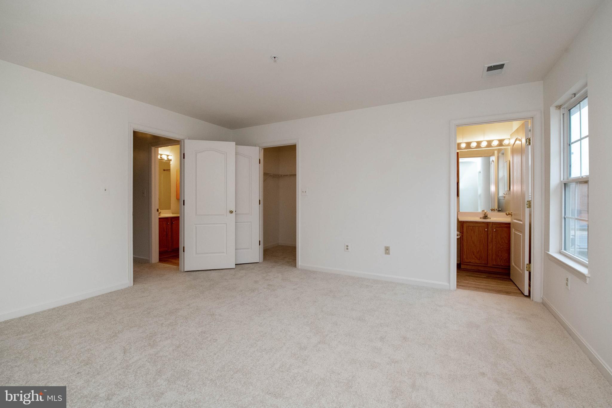 207 Pidco Road Reisterstown, MD 21136 - Photo 18 of 36 Master bathroom and large walk-in closet