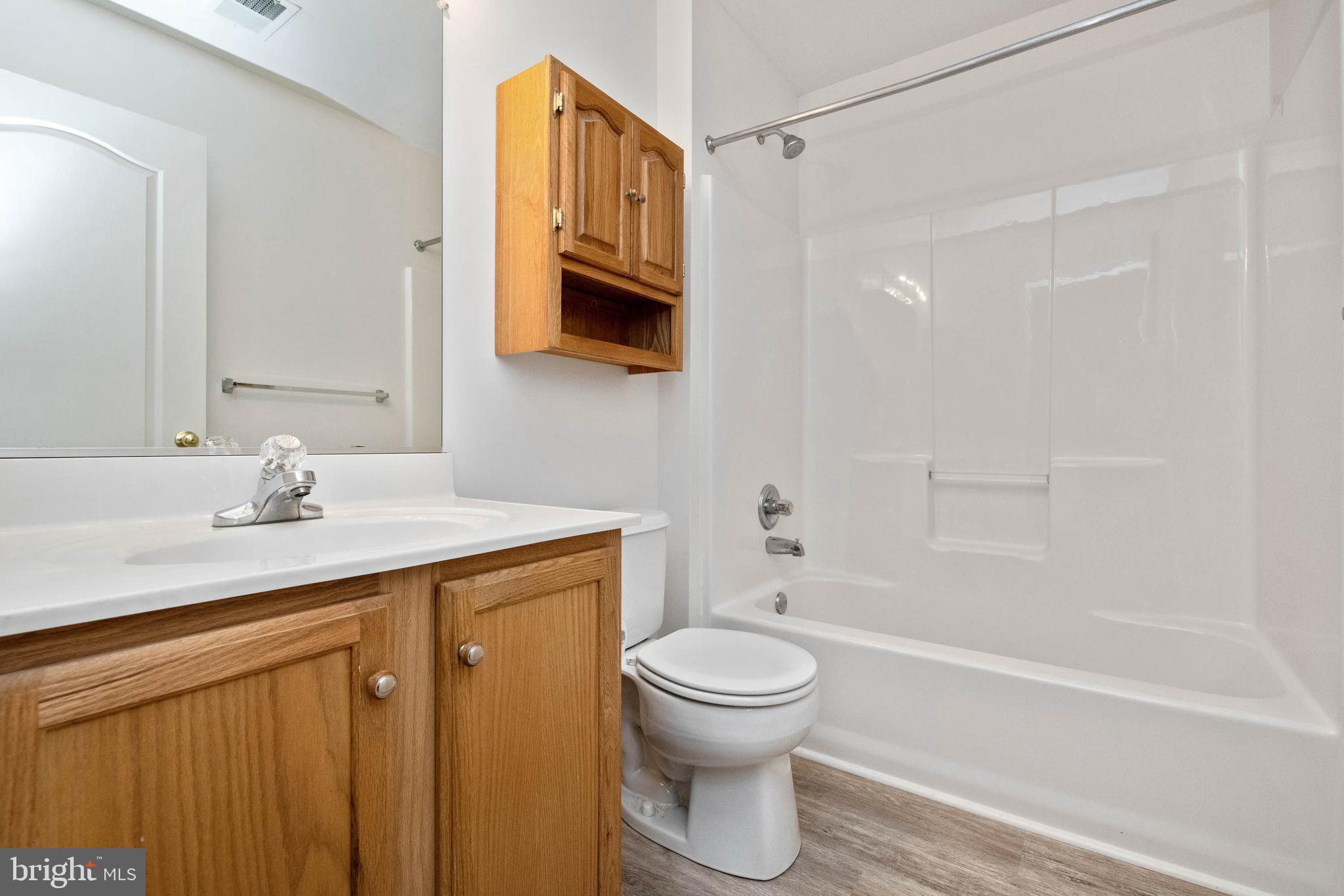 207 Pidco Road Reisterstown, MD 21136 - Photo 23 of 36 Hall bathroom with new floors