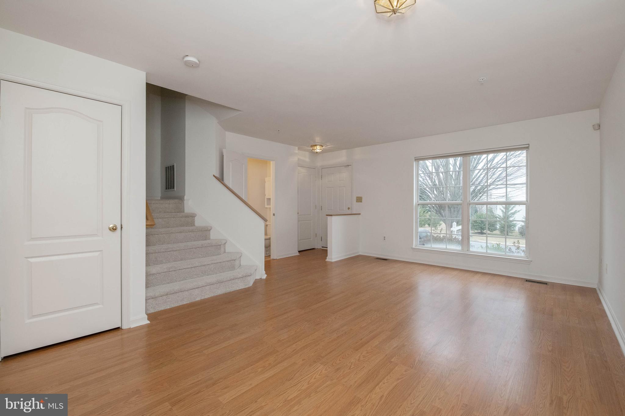 207 Pidco Road Reisterstown, MD 21136 - Photo 5 of 36 Entire interior freshly painted!