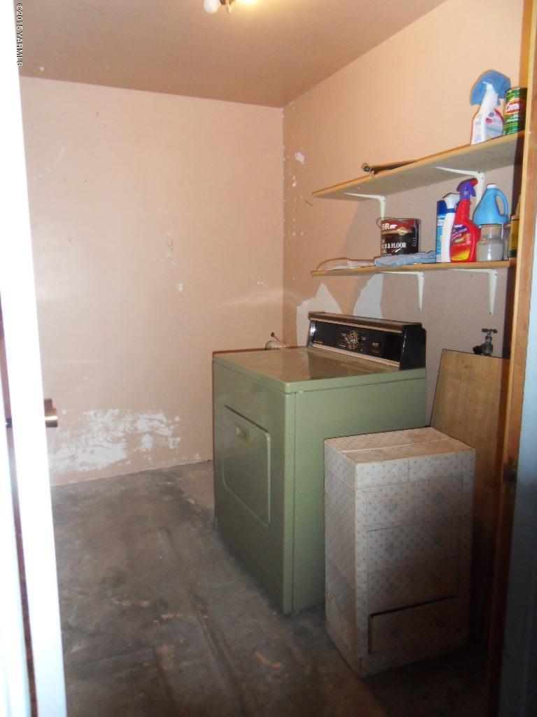14661 Rutherford Road Yakima, WA 98903 - Photo 26 of 30 a utility room with dryer and washer