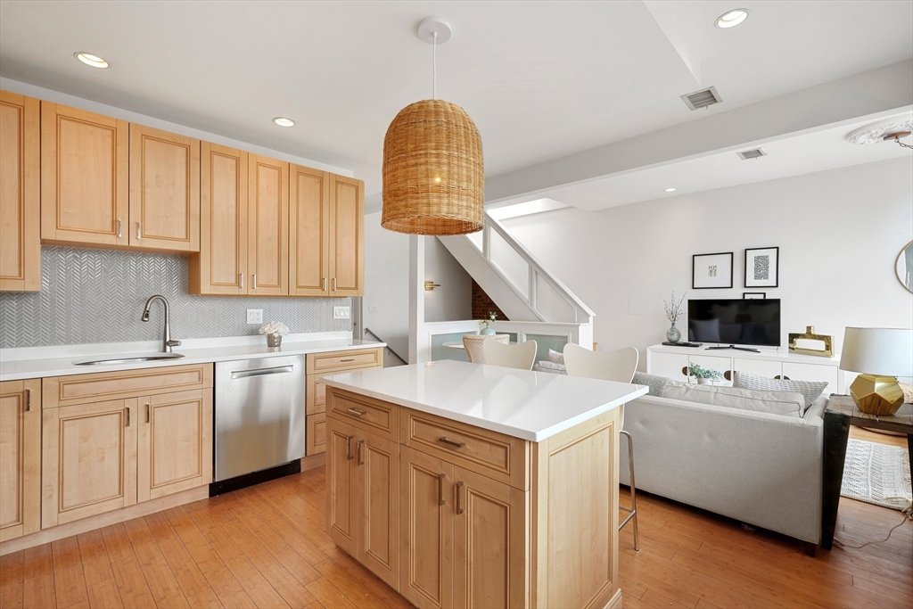 21 Worcester Square, Unit 5 Boston, MA 02118 - Photo 5 of 33