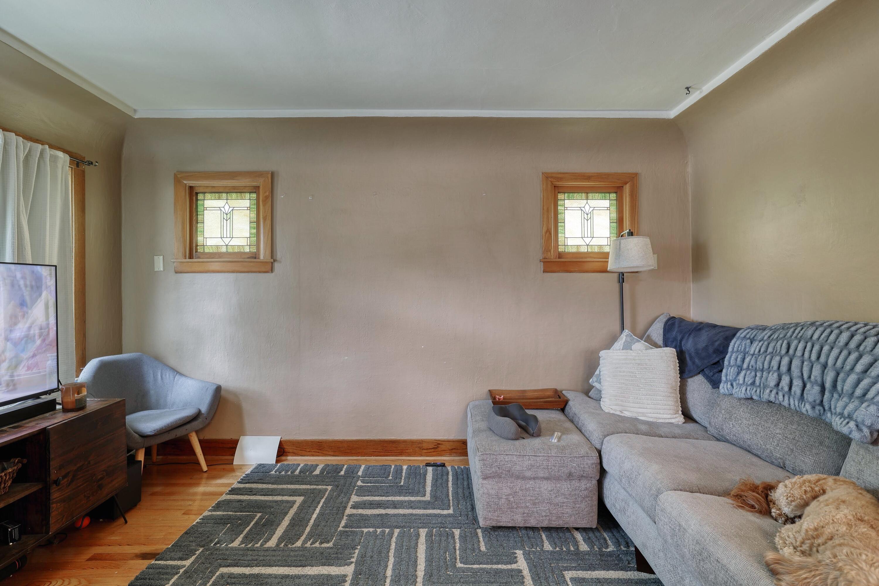 206 North 68th Street Milwaukee, WI 53213 - Photo 4 of 25 Living Room U1
