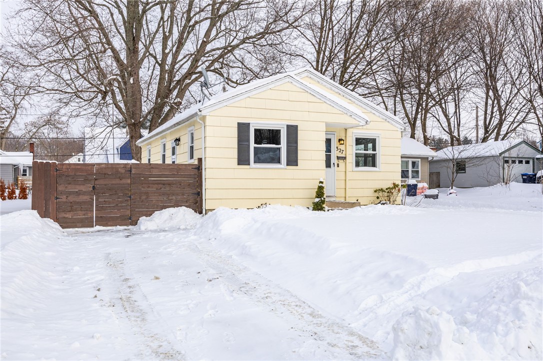 327 Estall Road Greece, NY 14616 - Photo 3 of 27