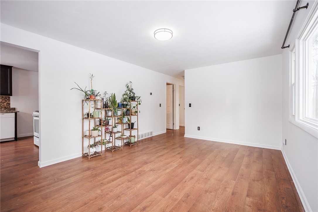 327 Estall Road Greece, NY 14616 - Photo 6 of 27