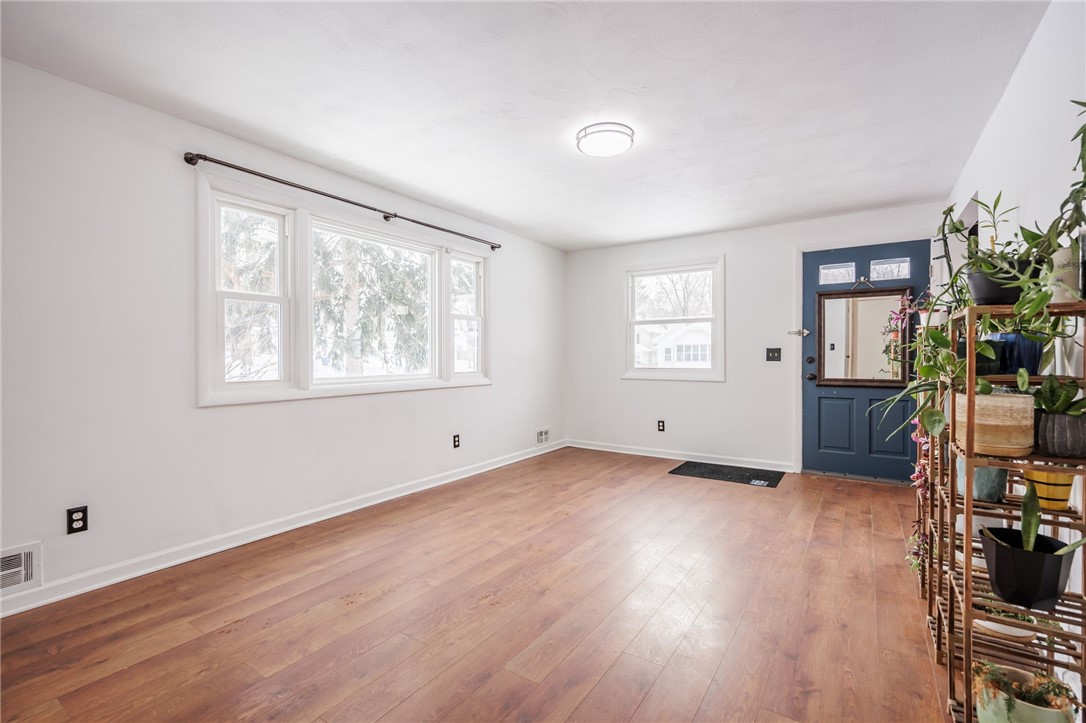 327 Estall Road Greece, NY 14616 - Photo 8 of 27