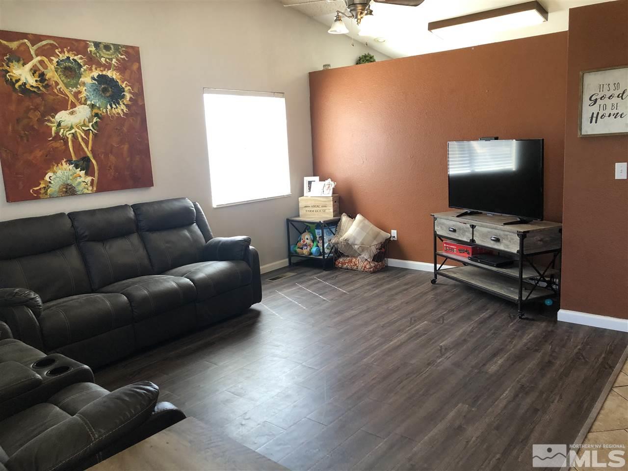 8405 Corrigan Way Reno, NV 89506 - Photo 5 of 28 Photo 5