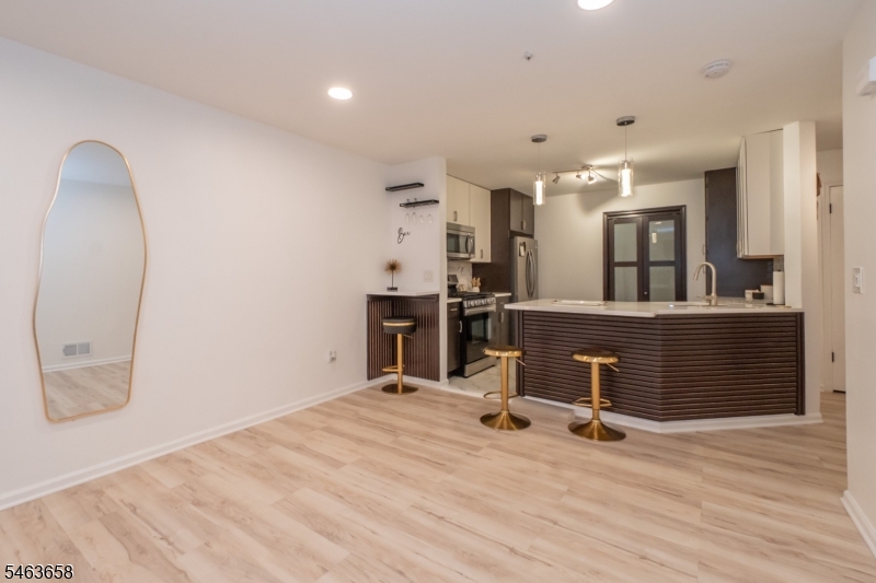 172 Potomac Drive, Unit 172 Bernards, NJ 07920 - Photo 10 of 39 Gallery Image 10