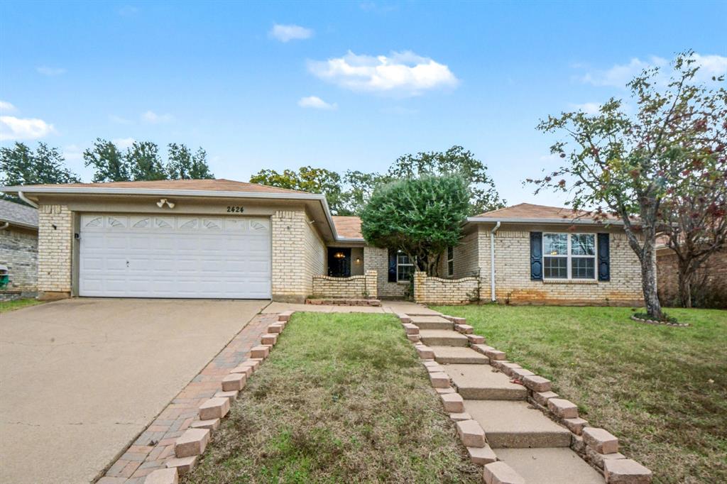 2424 Meadow Creek Bedford, TX 76021 - Photo 20 of 24