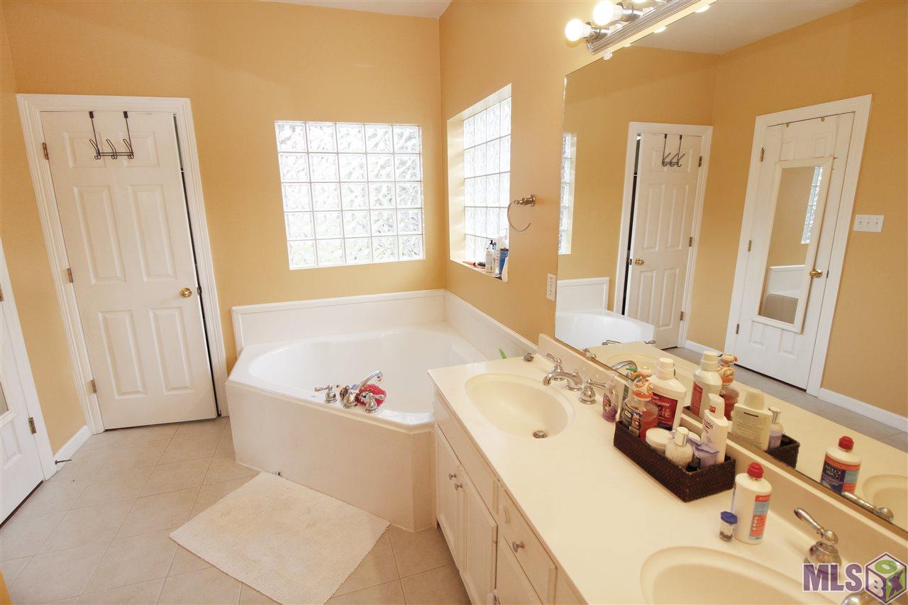 10305 Springrose Avenue Baton Rouge, LA 70810 - Photo 10 of 16