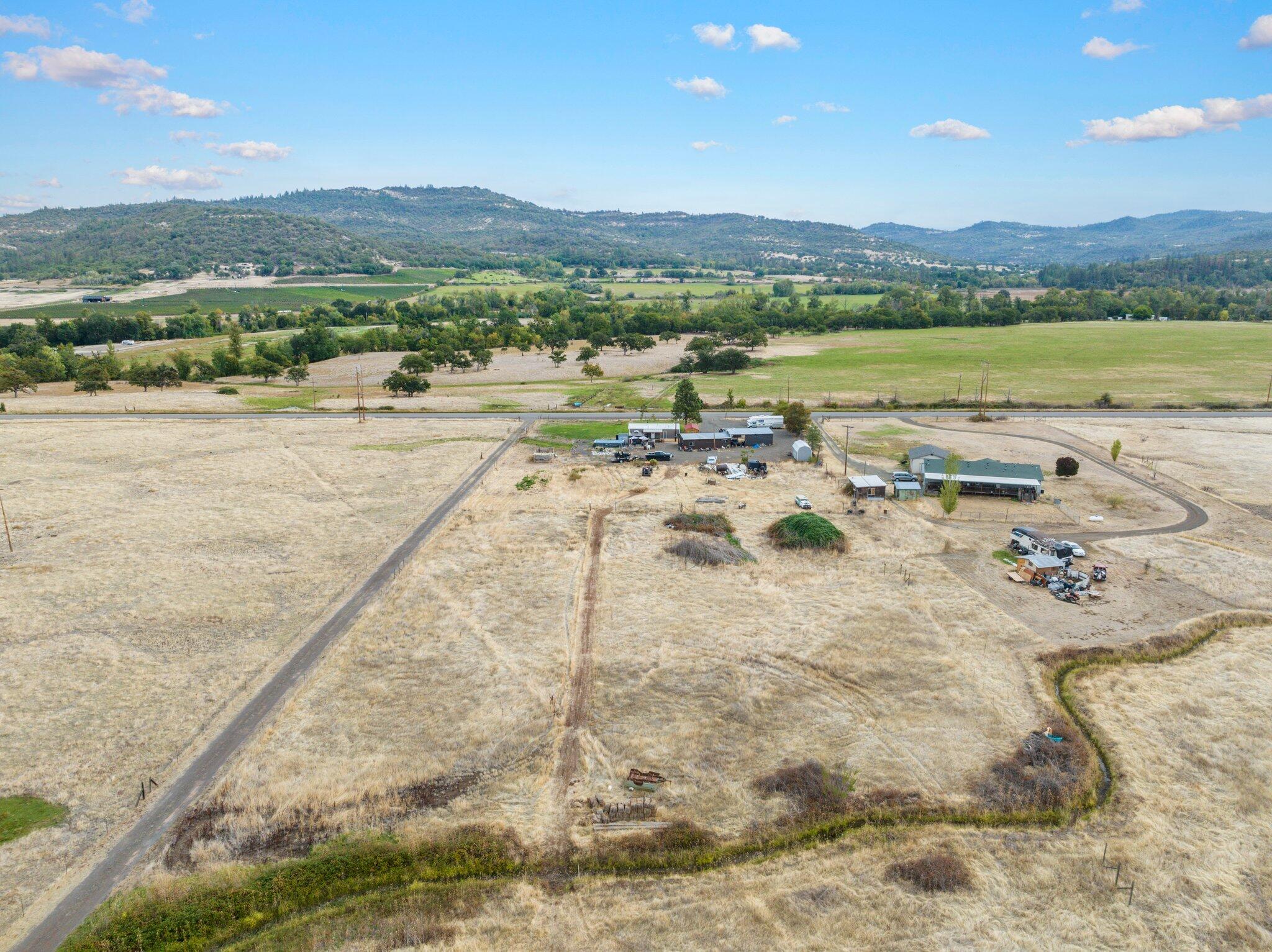 253 Meridian Road Eagle Point, OR 97524 - Photo 7 of 34 7-web-or-mls-DJI_0494