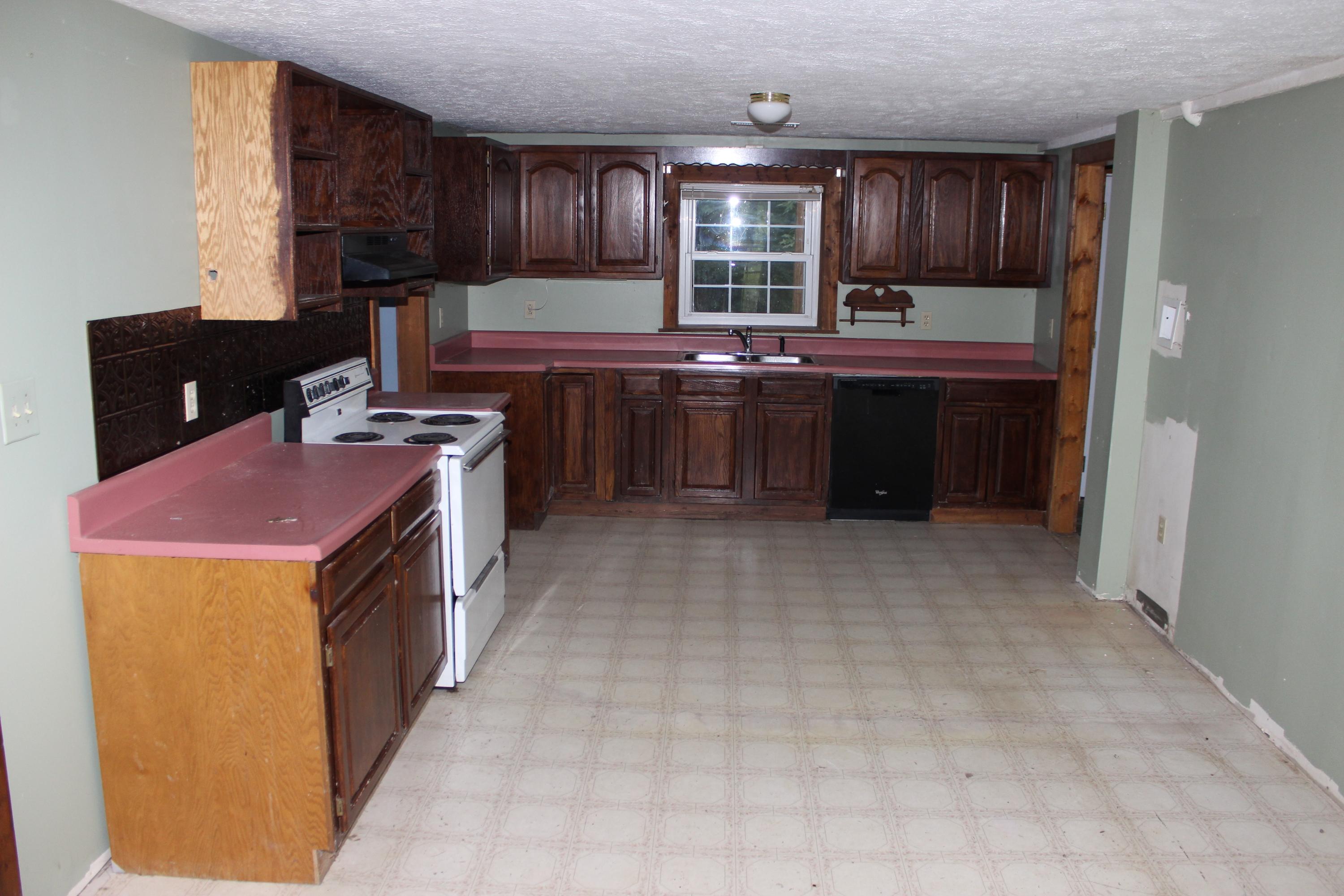 389 Peach Orchard Road Clinton, TN 37716 - Photo 11 of 20 IMG_4538
