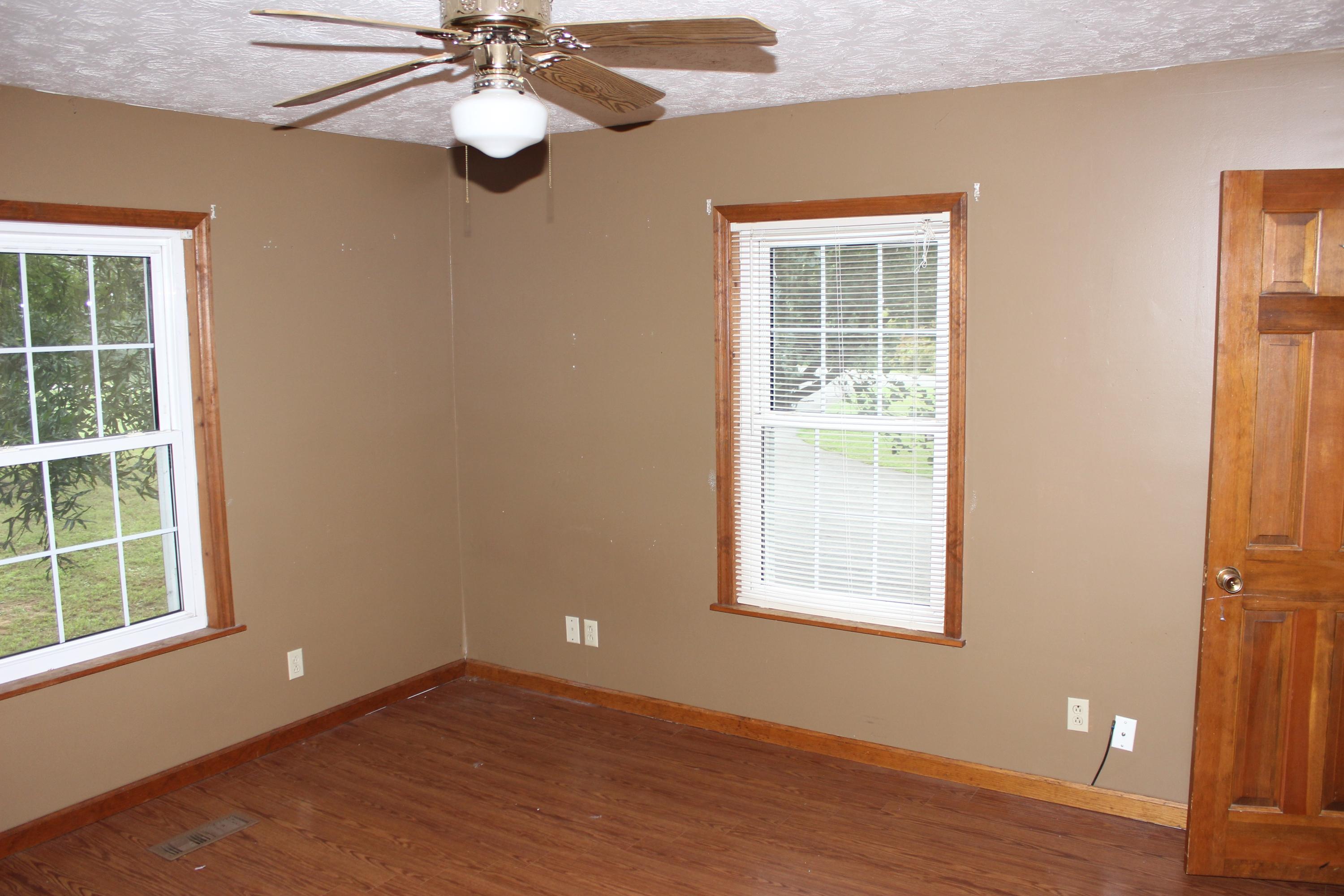 389 Peach Orchard Road Clinton, TN 37716 - Photo 14 of 20 IMG_4541
