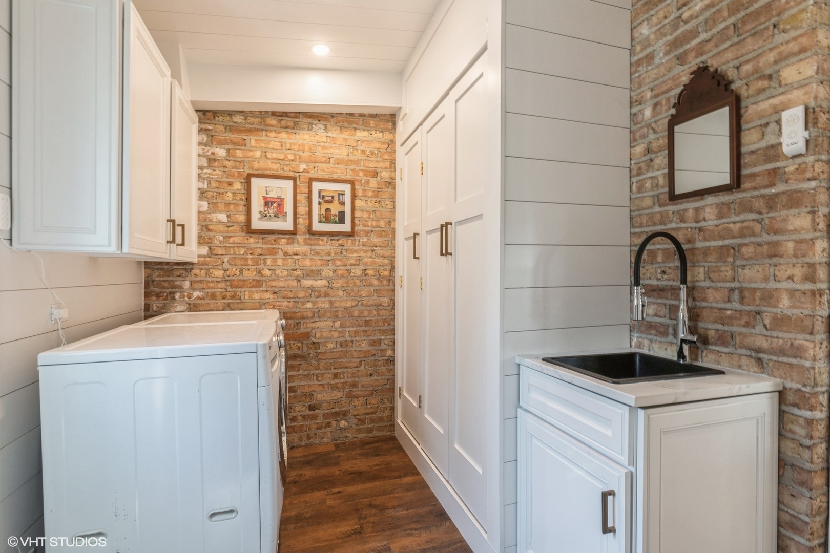 613 South Prospect Avenue Park Ridge, IL 60068 - Photo 19 of 29 a bathroom with a granite countertop sink a toilet and shower