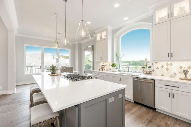 $1,798,000 | 13705 West Guilford Road, Leawood, KS 66224