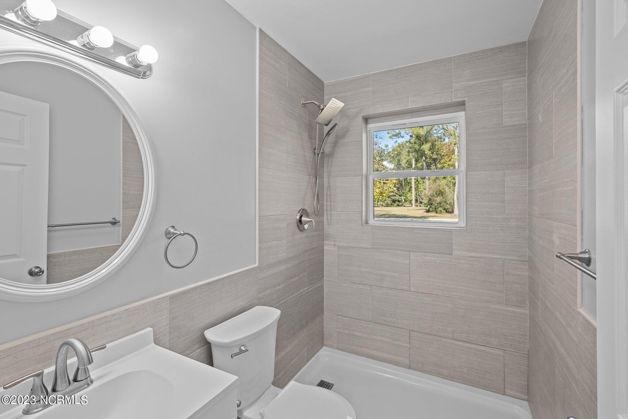 201 Riverside Drive New Bern, NC 28560 - Photo 15 of 35 17-web-or-mls-2I3A0045