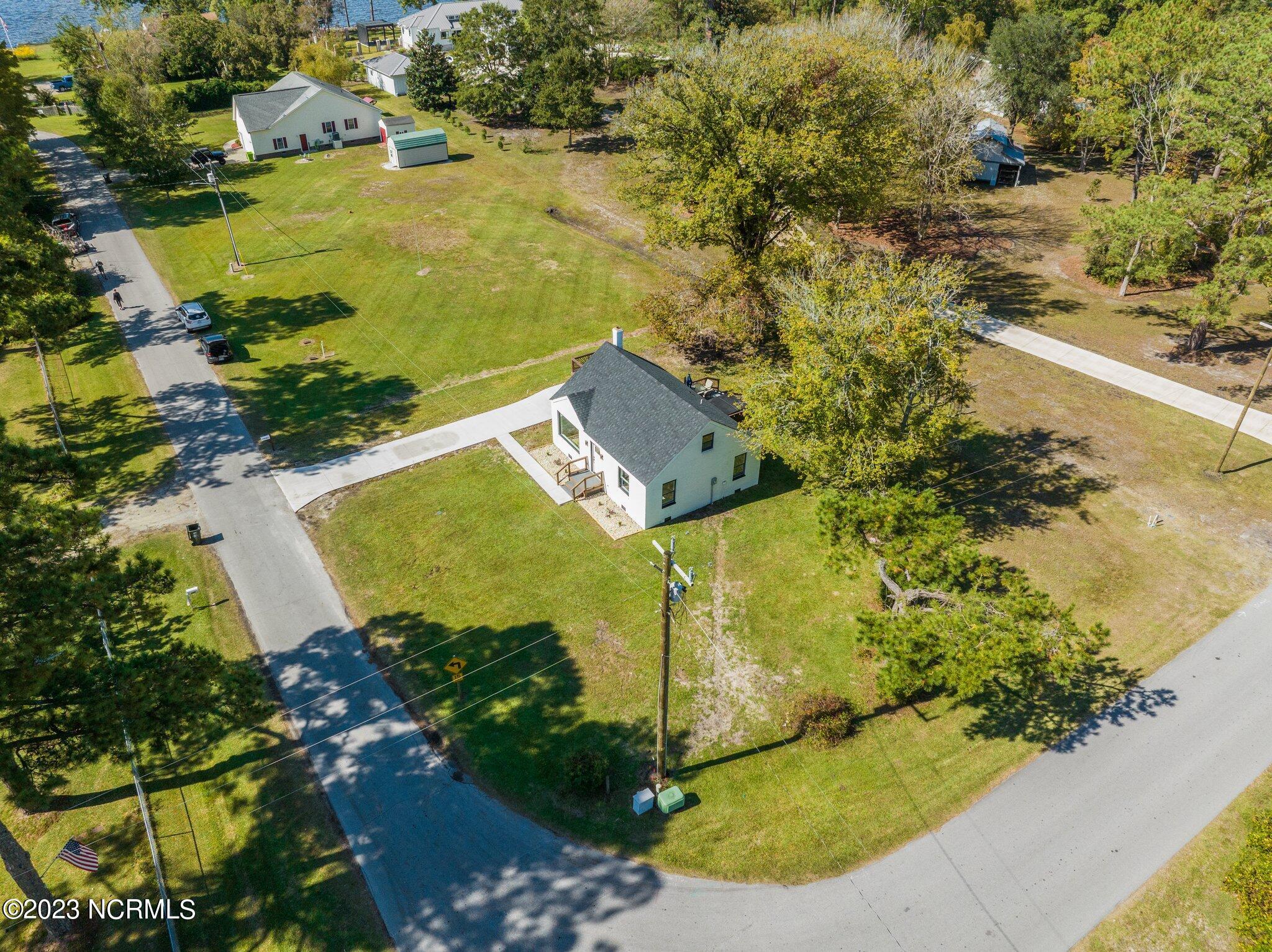 201 Riverside Drive New Bern, NC 28560 - Photo 32 of 35 39-web-or-mls-DJI_0026