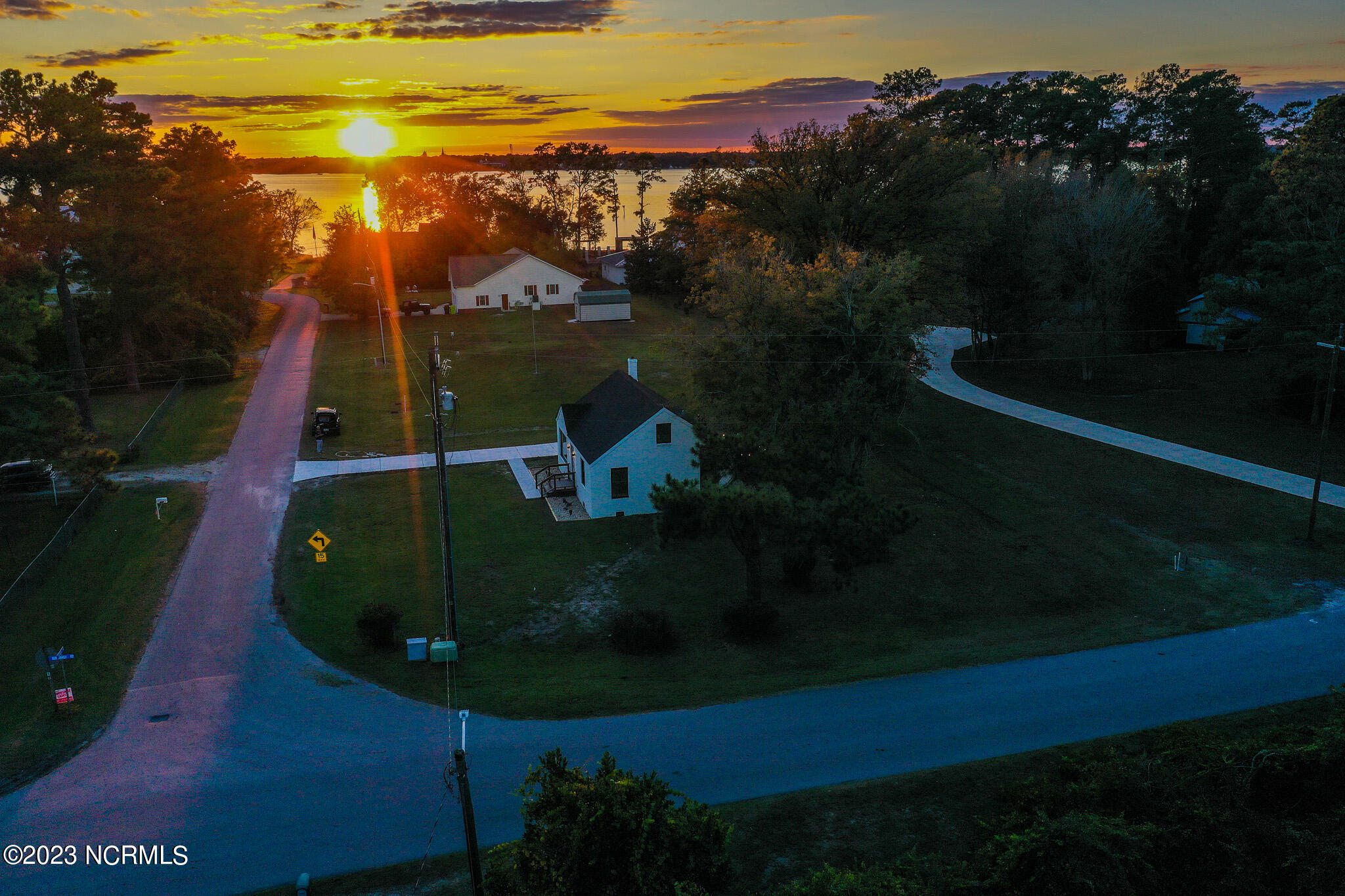 201 Riverside Drive New Bern, NC 28560 - Photo 34 of 35 IMG_0767-2