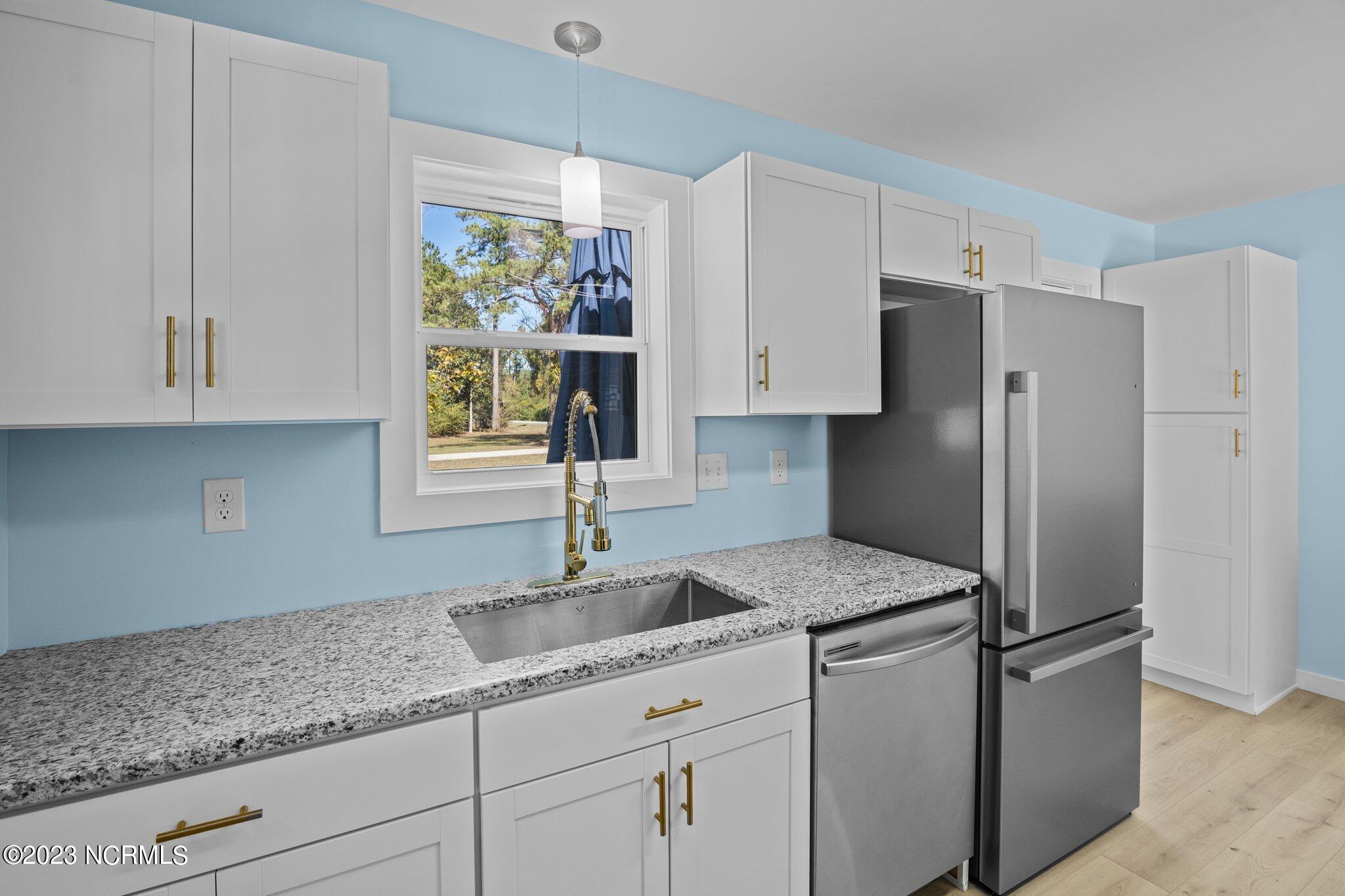 201 Riverside Drive New Bern, NC 28560 - Photo 8 of 35 11-web-or-mls-2I3A0027-1