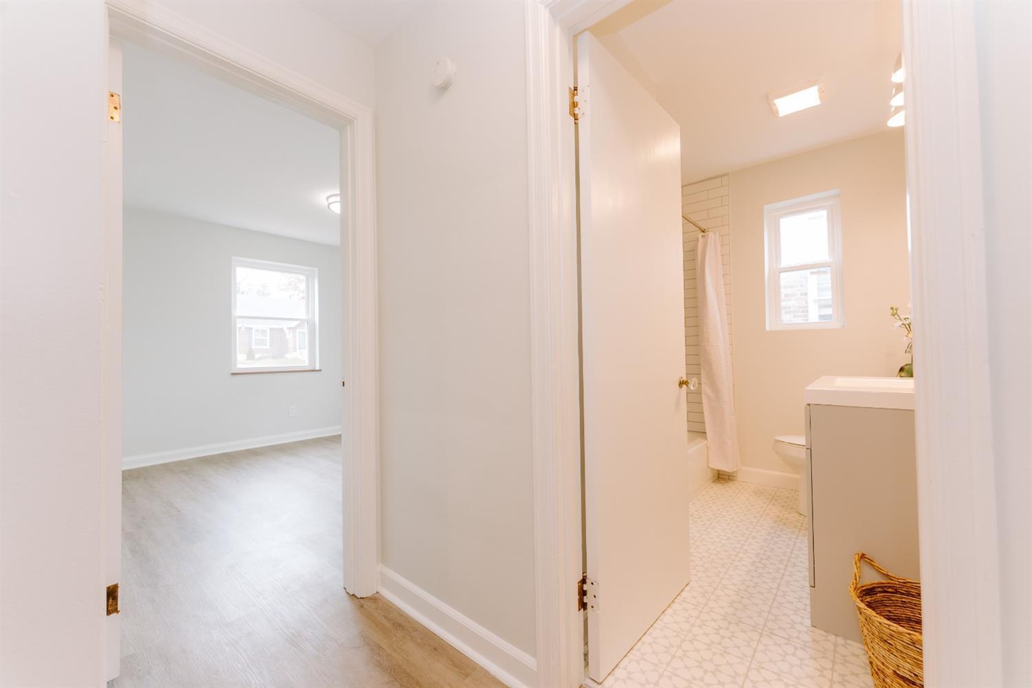 3940 Ruth Lane Cheviot, OH 45211 - Photo 15 of 34