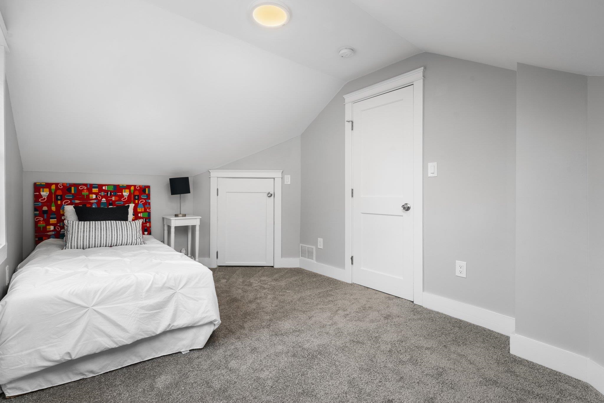 15 East Dunstable Road Nashua, NH 03060 - Photo 18 of 34