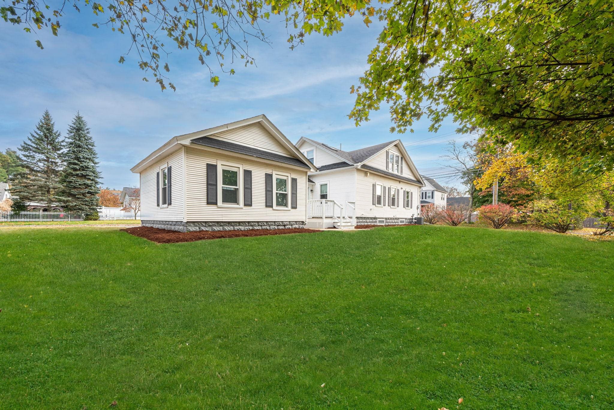 15 East Dunstable Road Nashua, NH 03060 - Photo 24 of 34