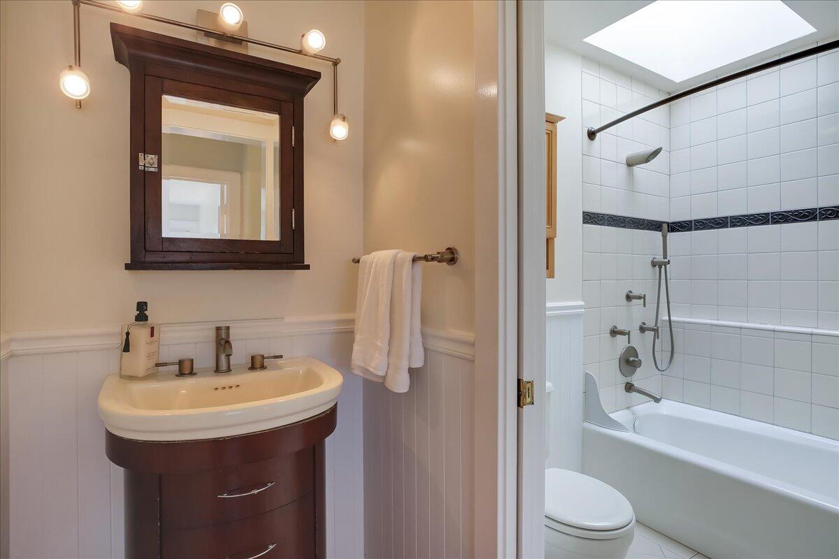 2325 Edgewater Way Santa Barbara, CA 93109 - Photo 12 of 18 39-039