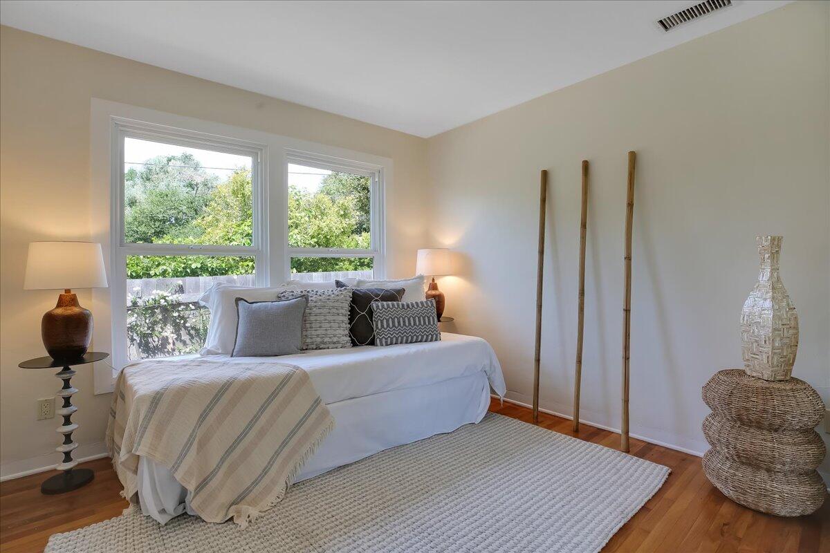 2325 Edgewater Way Santa Barbara, CA 93109 - Photo 13 of 18 37-037