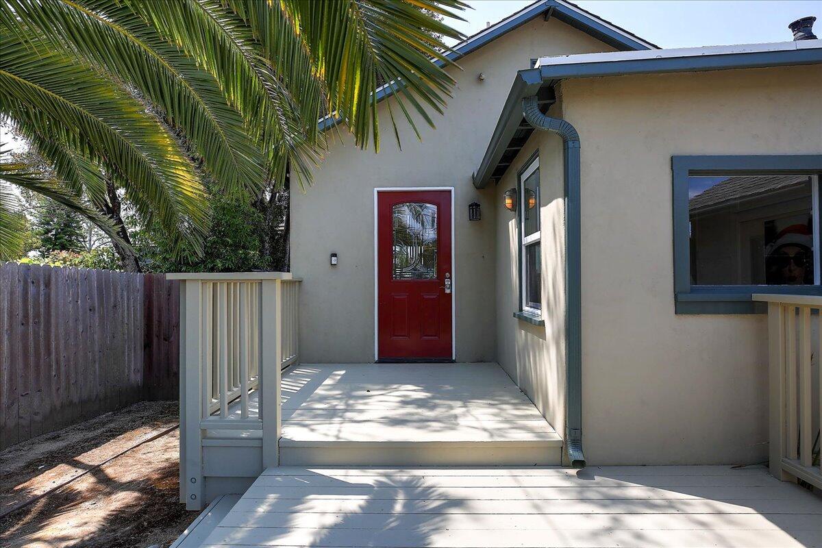 2325 Edgewater Way Santa Barbara, CA 93109 - Photo 3 of 18 04-004