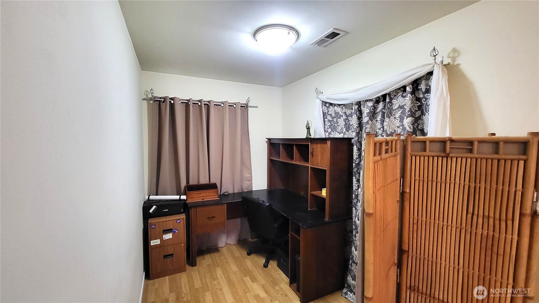 1113 South County Road Warden, WA 98857 - Photo 32 of 40 a view of walk in closet