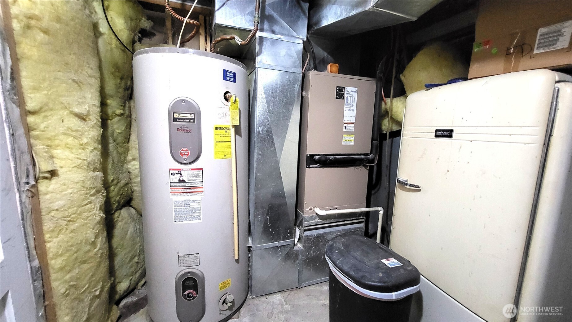 1113 South County Road Warden, WA 98857 - Photo 37 of 40 a utility room with dryer and washer