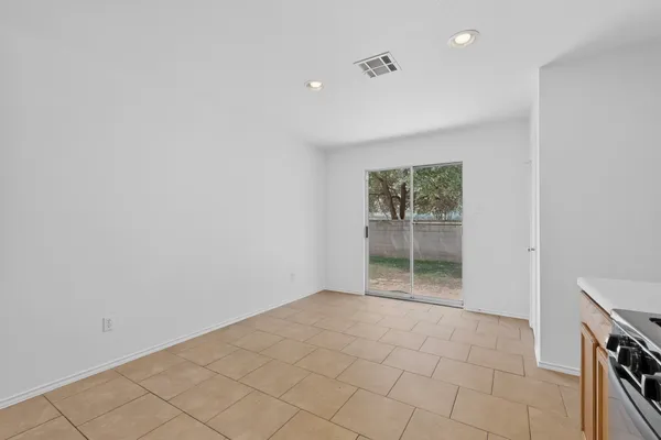 $1,800 | 13124 Maidenhair Trail, Elgin, TX 78621