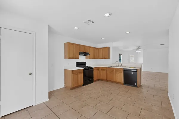 $1,800 | 13124 Maidenhair Trail, Elgin, TX 78621