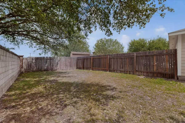 $1,800 | 13124 Maidenhair Trail, Elgin, TX 78621