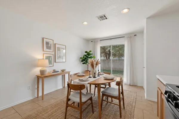 $1,800 | 13124 Maidenhair Trail, Elgin, TX 78621