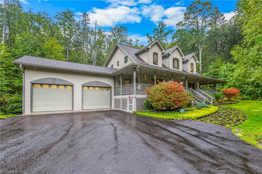 163 Old Hickory Lane Linville, NC 28646 - Photo 3 of 50