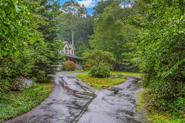 $1,100,000 | 163 Old Hickory Lane, Linville, NC 28646