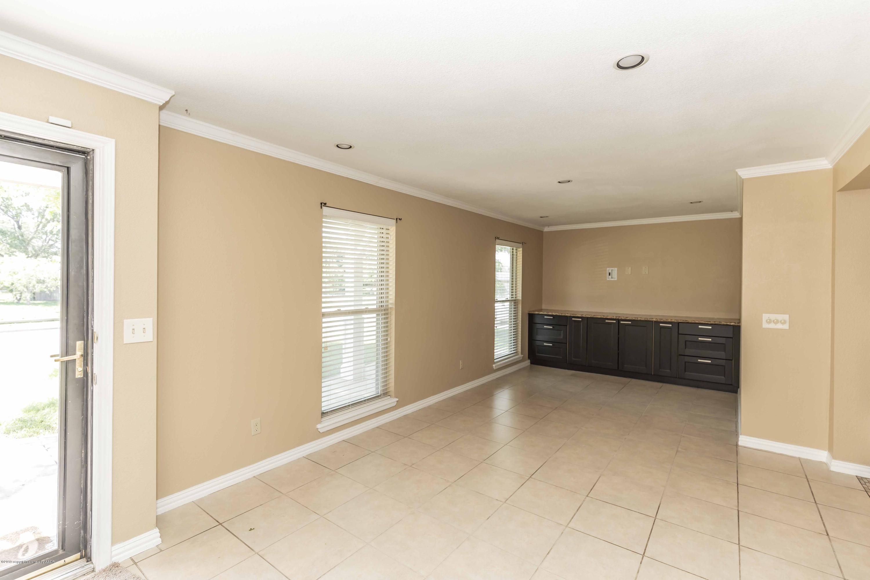 3508 Kingston Road Amarillo, TX 79109 - Photo 5 of 34 LIVING ROOM VIEW 1