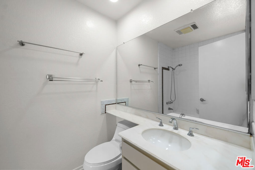 230 Bethany Road, Unit 120 Burbank, CA 91504 - Photo 25 of 34 Gallery Image 25
