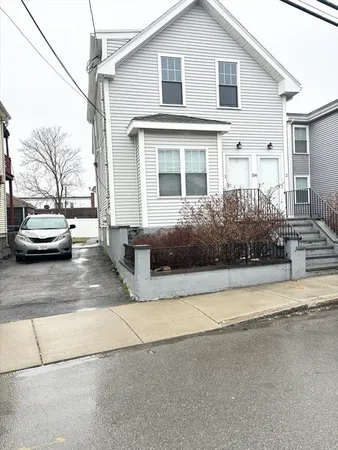 $3,900 | 156 Bow Street, Unit 2, Everett, MA 02149