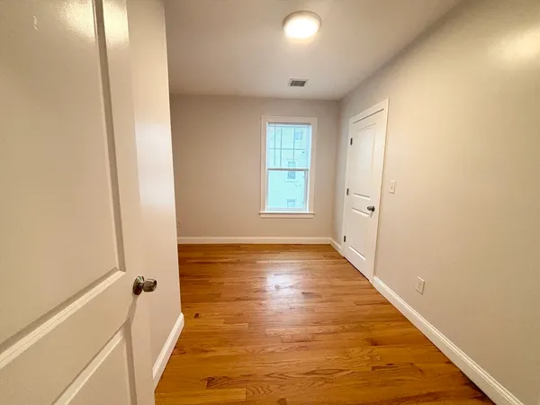 $3,600 | 156 Bow Street, Unit 2, Everett, MA 02149