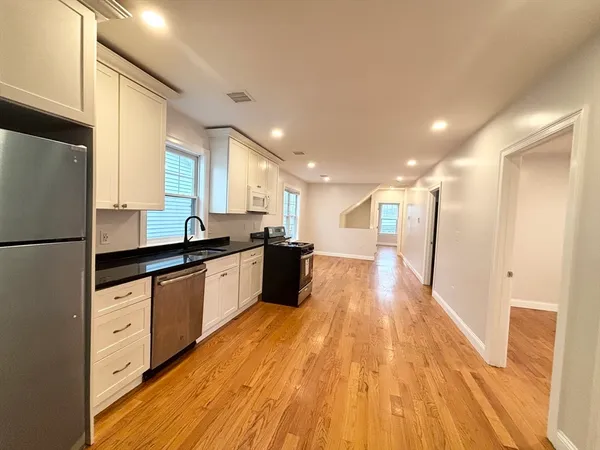 $3,600 | 156 Bow Street, Unit 2, Everett, MA 02149