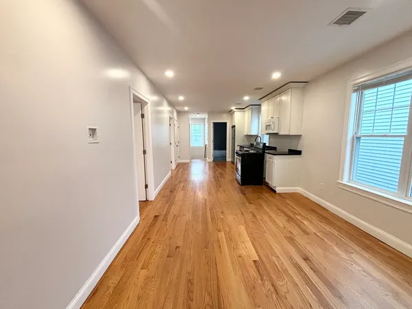 $3,600 | 156 Bow Street, Unit 2, Everett, MA 02149
