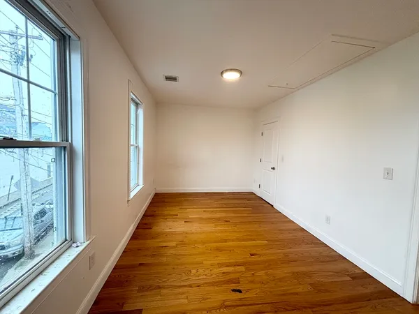 $3,900 | 156 Bow Street, Unit 2, Everett, MA 02149